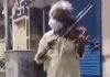 Elderly man shows his talent with violin on Kolkata streets