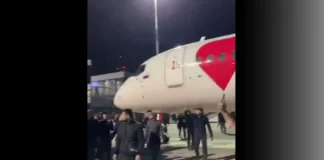 Watch: Hundreds Protest the Arrival of an Israeli Airplane in Dagestan’s Main Airport